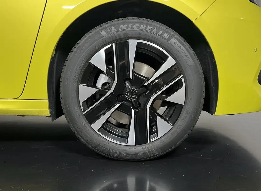 Peugeot 208 - Thumbnail 12