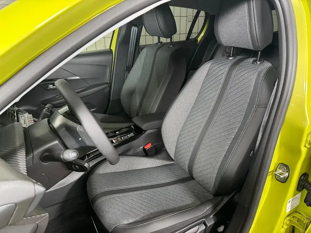 Peugeot 208 - Thumbnail 15