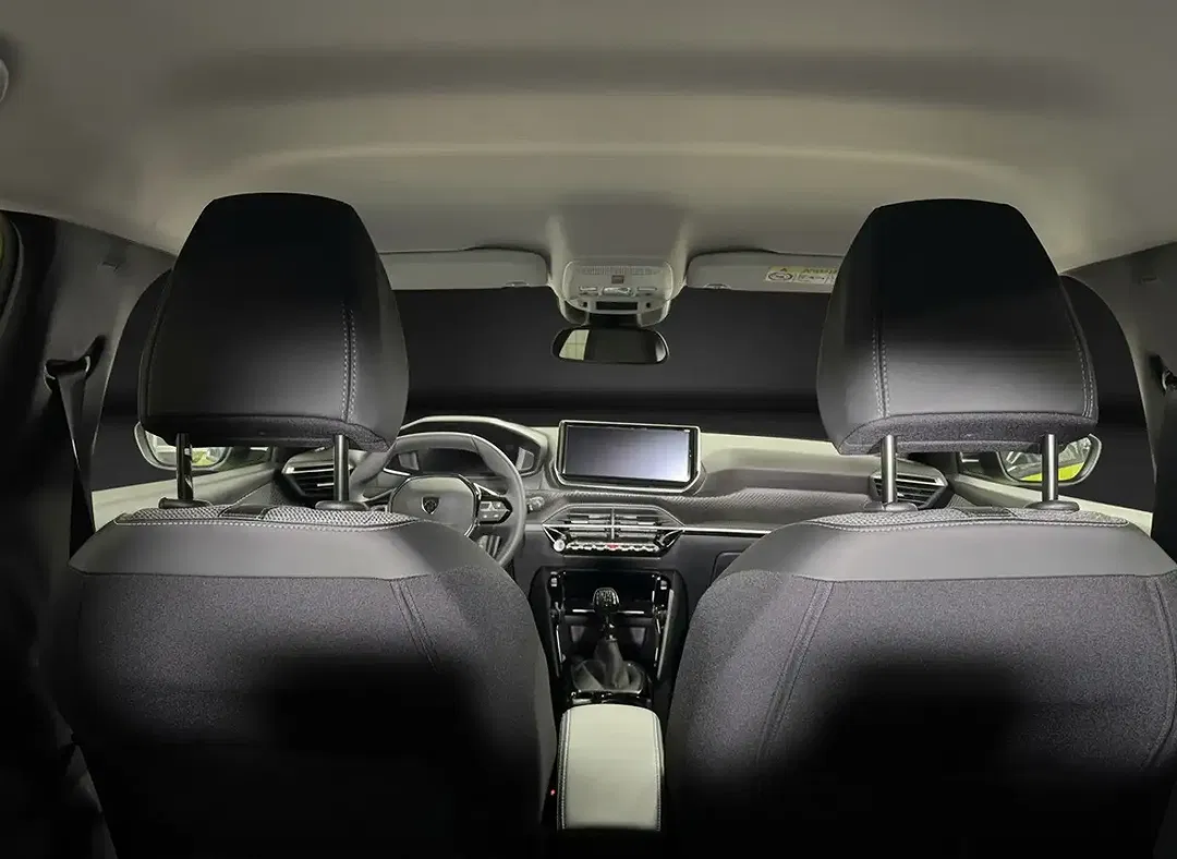 Peugeot 208 - Thumbnail 23