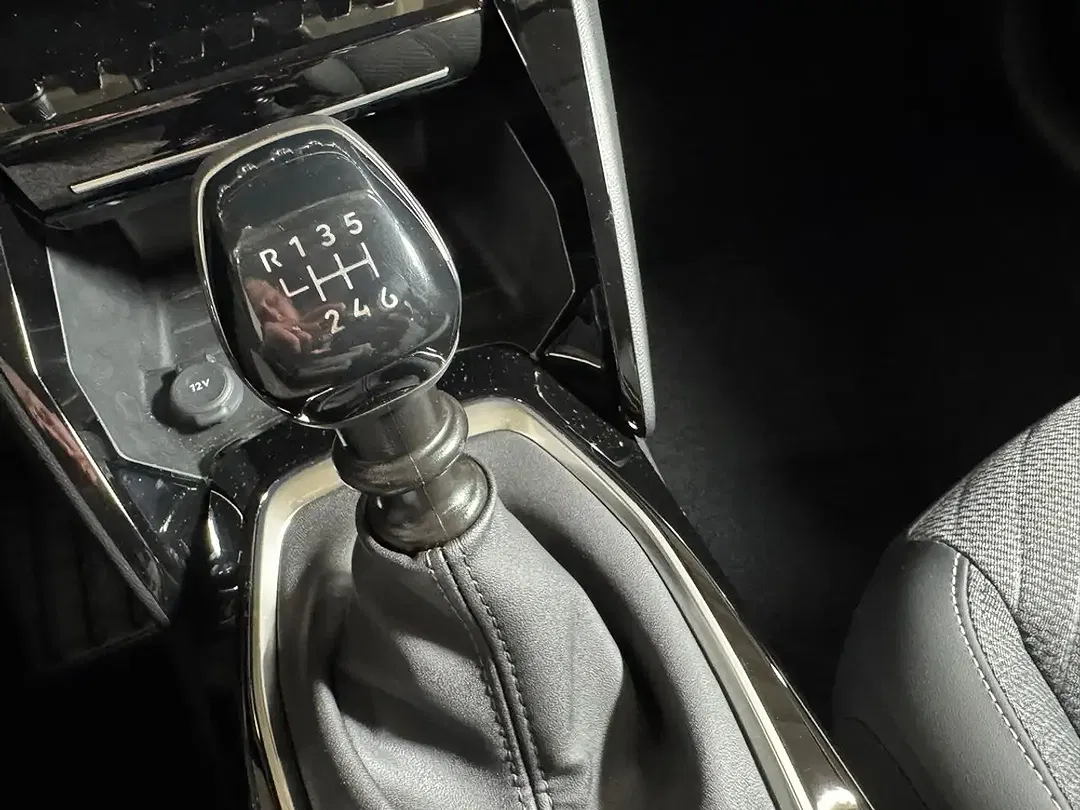 Peugeot 208 - Thumbnail 42