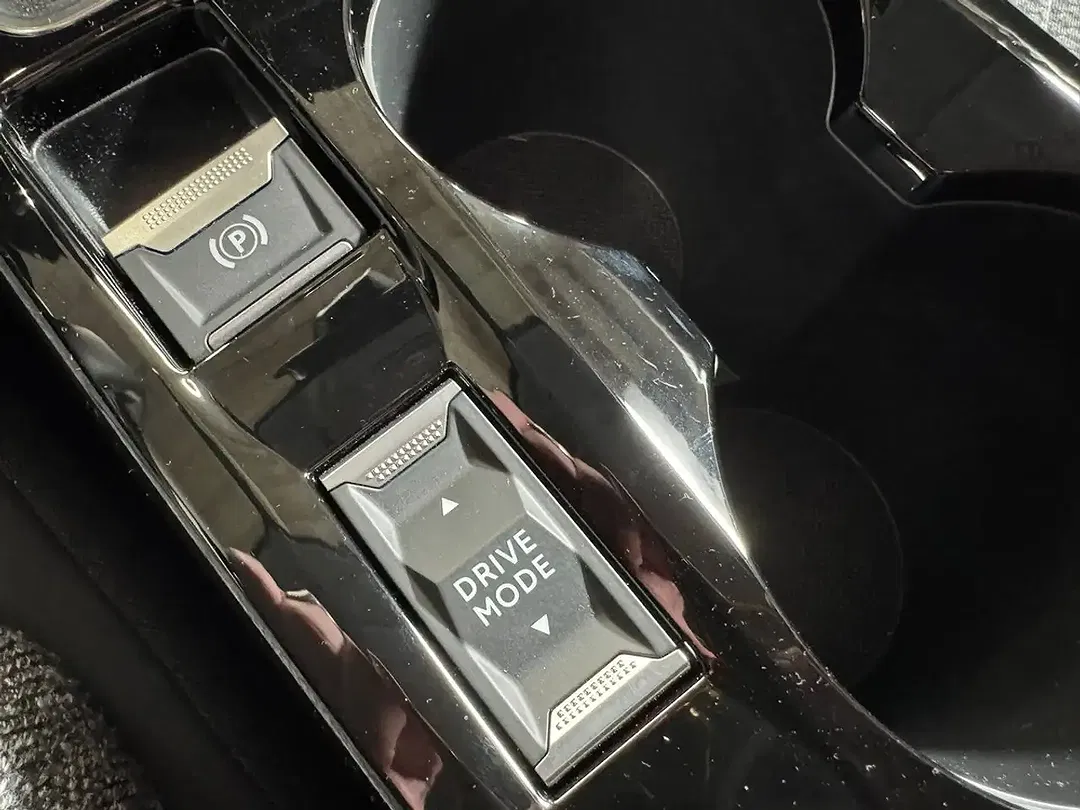 Peugeot 208 - Thumbnail 43