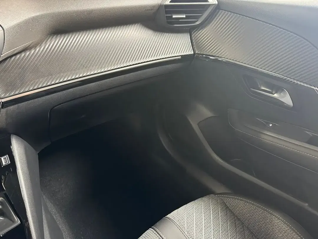 Peugeot 208 - Thumbnail 47
