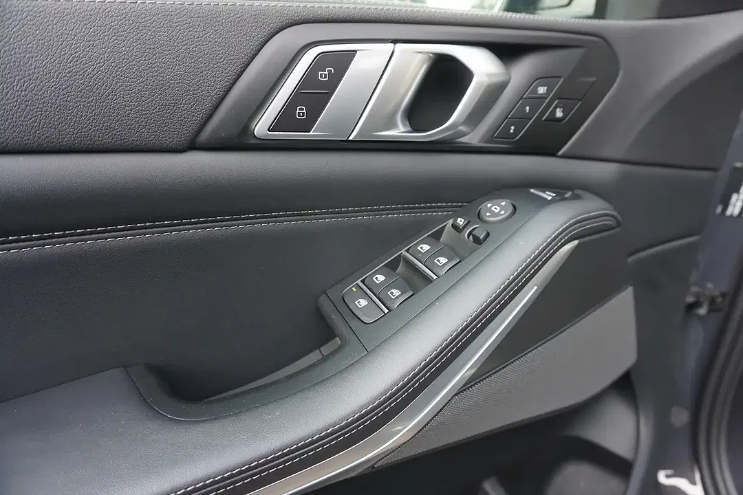 BMW X5 - Thumbnail 13