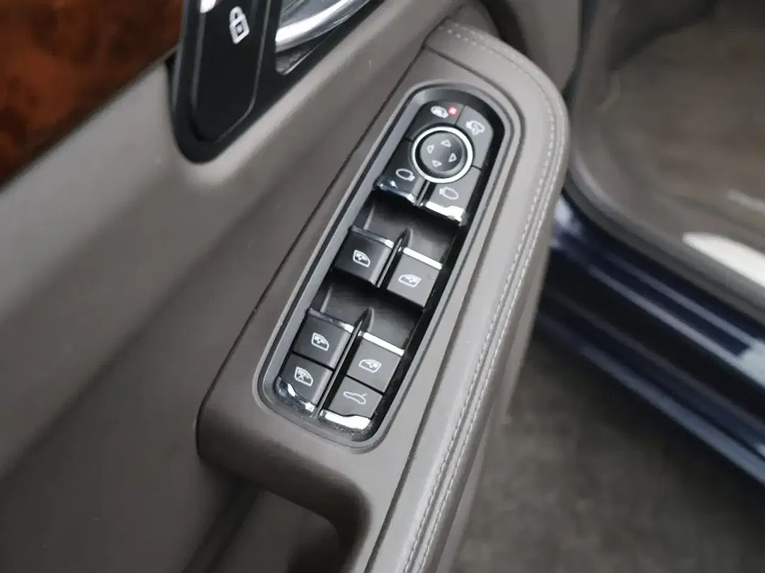 Porsche Macan - Thumbnail 20