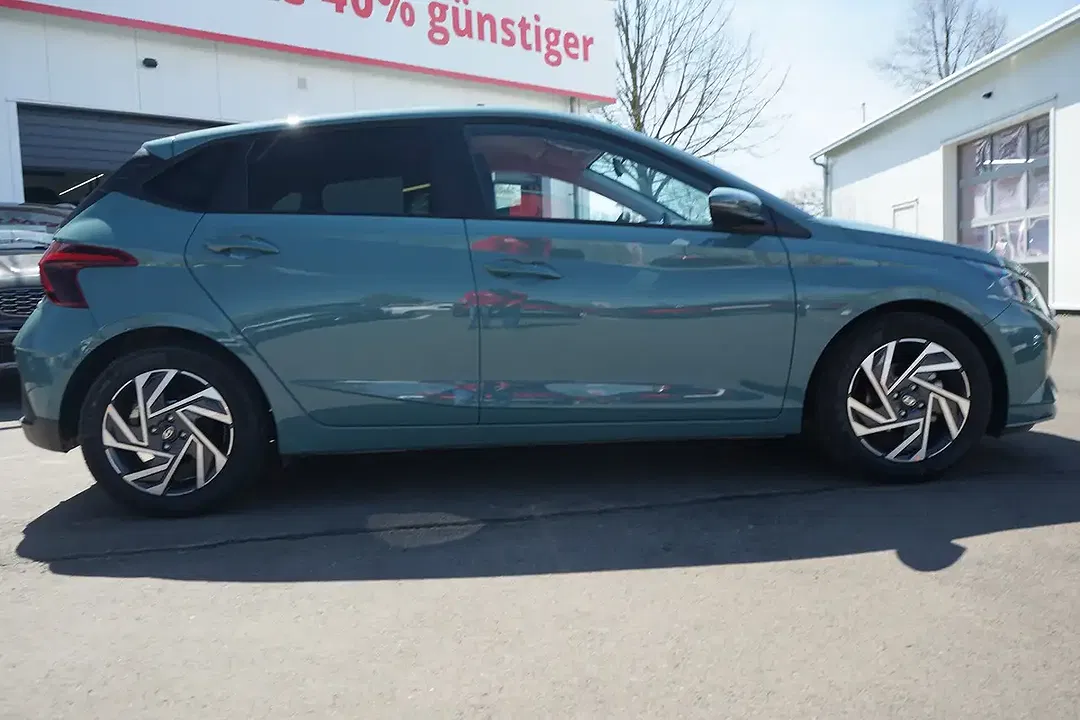 Hyundai i20 - Thumbnail 2