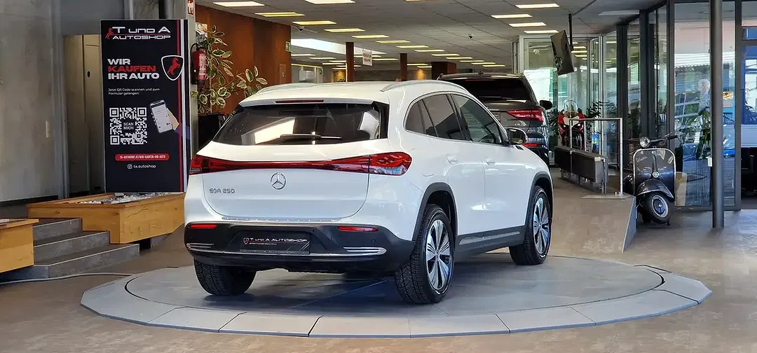 Mercedes-Benz EQA 250 - Thumbnail 7