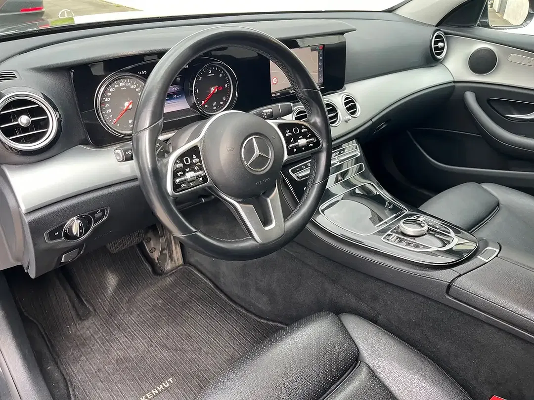 Mercedes-Benz E 200 - Thumbnail 10