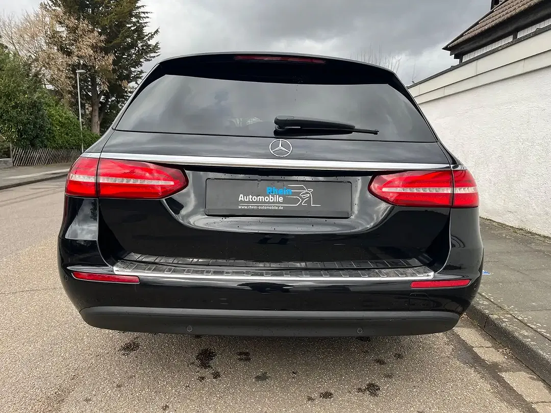 Mercedes-Benz E 200 - Thumbnail 7