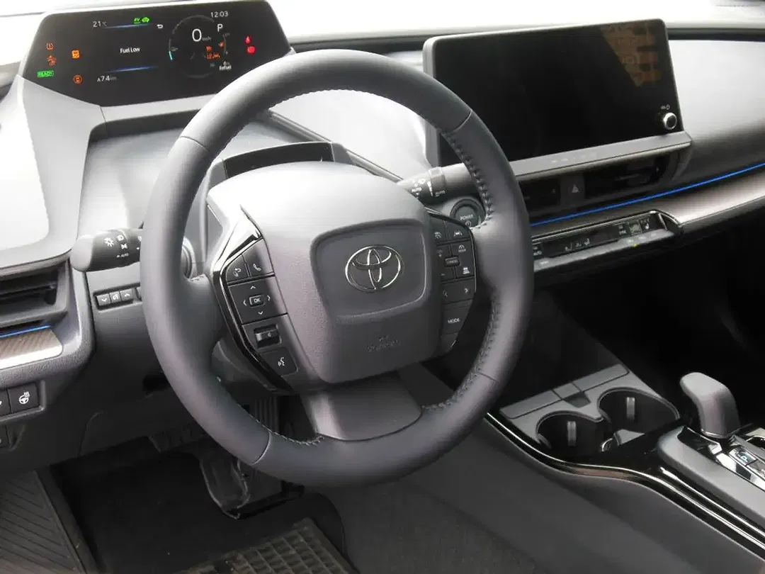 Toyota Prius - Thumbnail 8