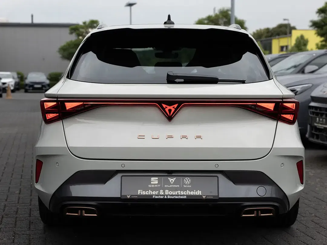 CUPRA Leon - Thumbnail 4