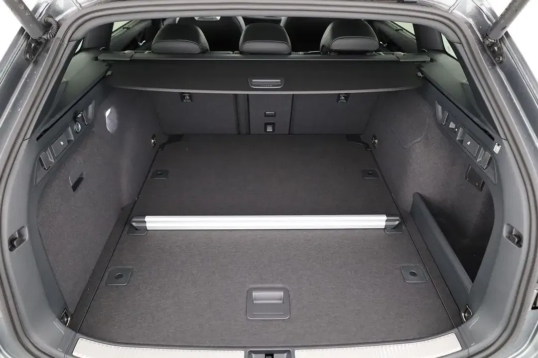Volkswagen Passat Variant - Thumbnail 12