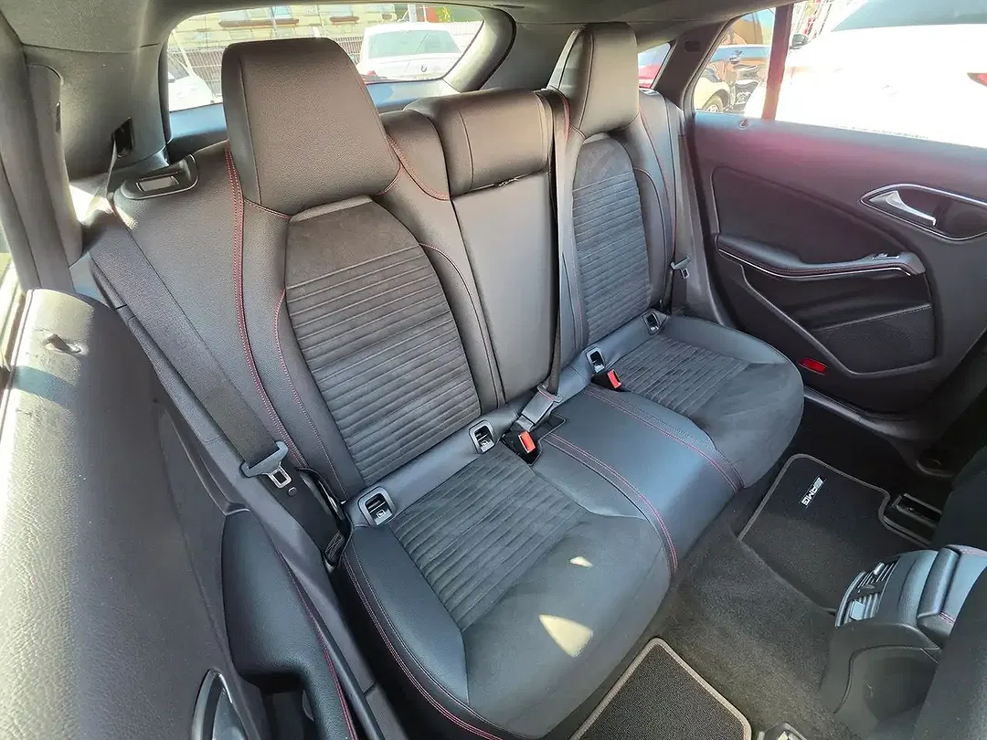 Mercedes-Benz CLA 180 - Thumbnail 15