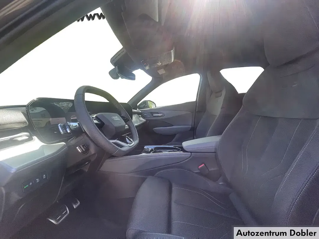 Audi Q3 - Thumbnail 12