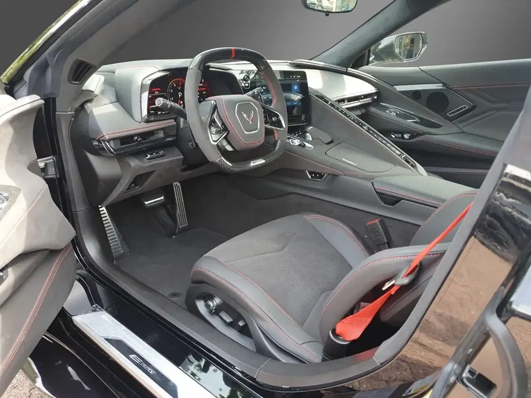Corvette C8 - Thumbnail 6