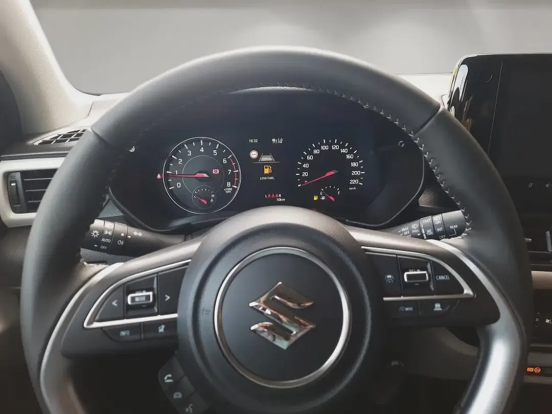 Suzuki Swift - Thumbnail 9