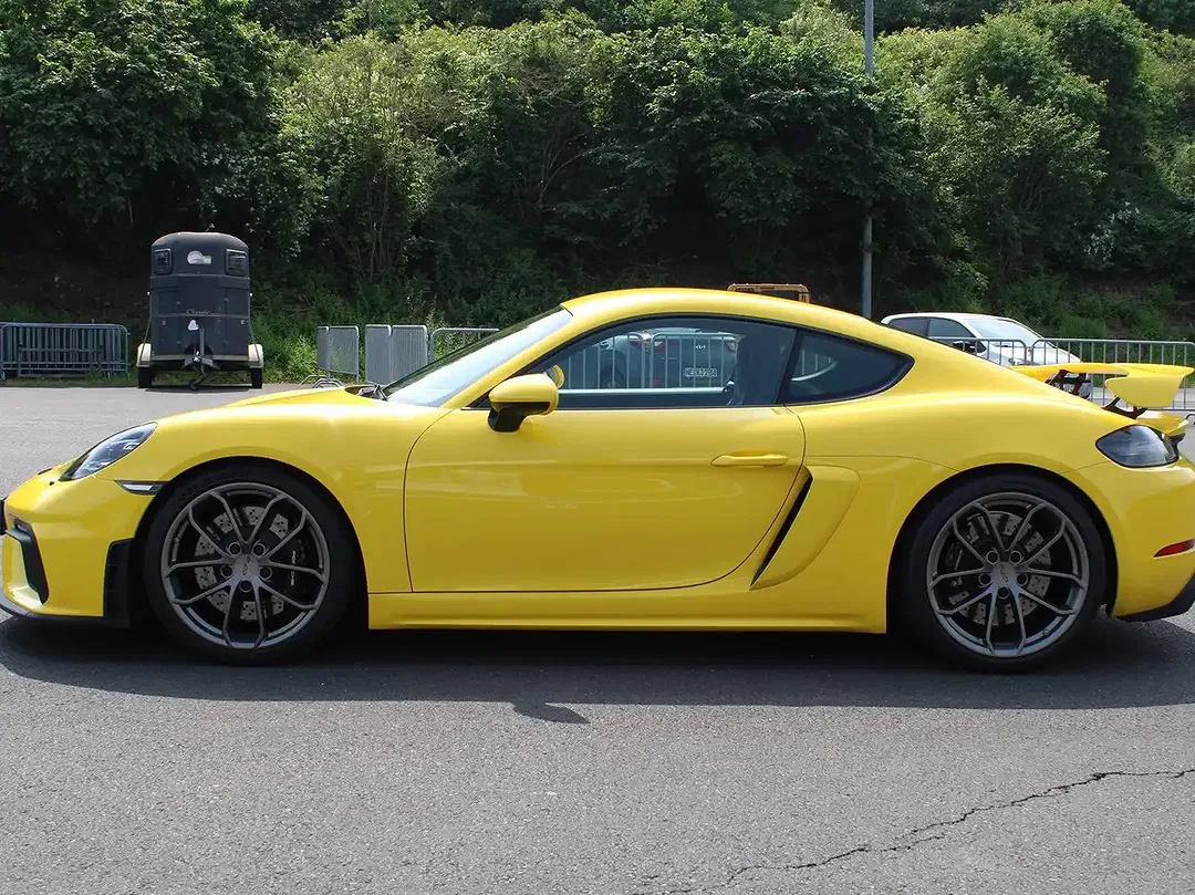 Porsche Cayman - Thumbnail 2