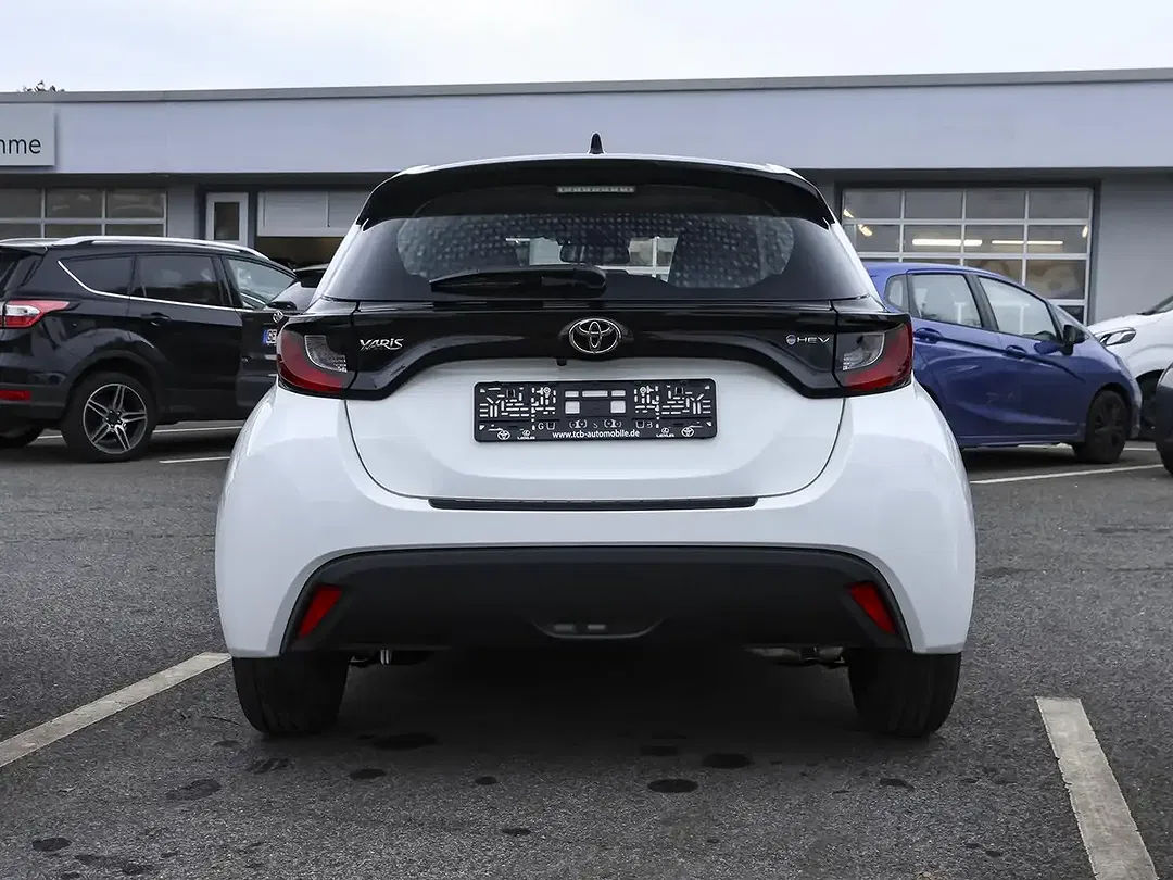Toyota Yaris - Thumbnail 4