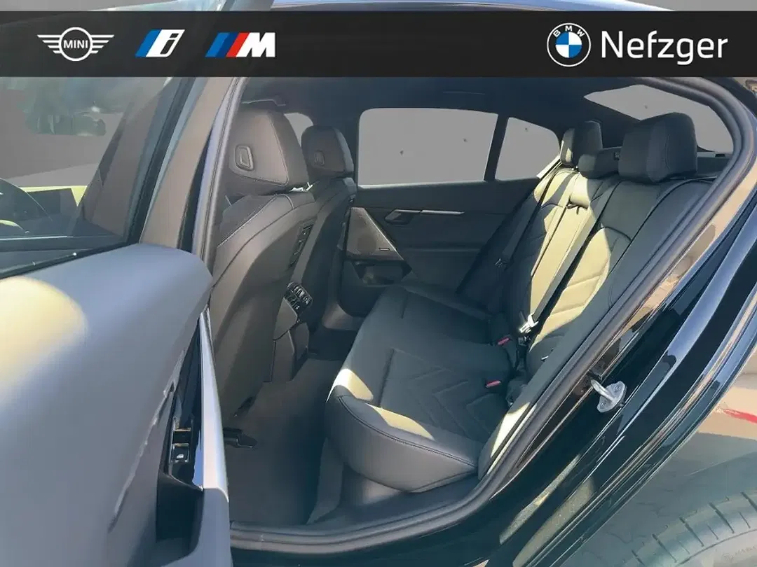 BMW 520 - Thumbnail 8