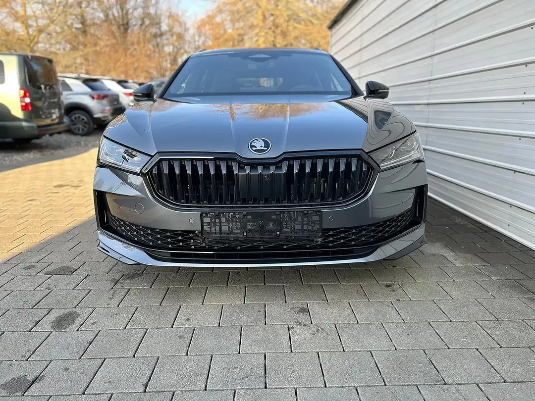 Skoda Superb - Thumbnail 2