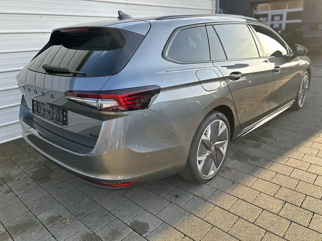 Skoda Superb - Thumbnail 4