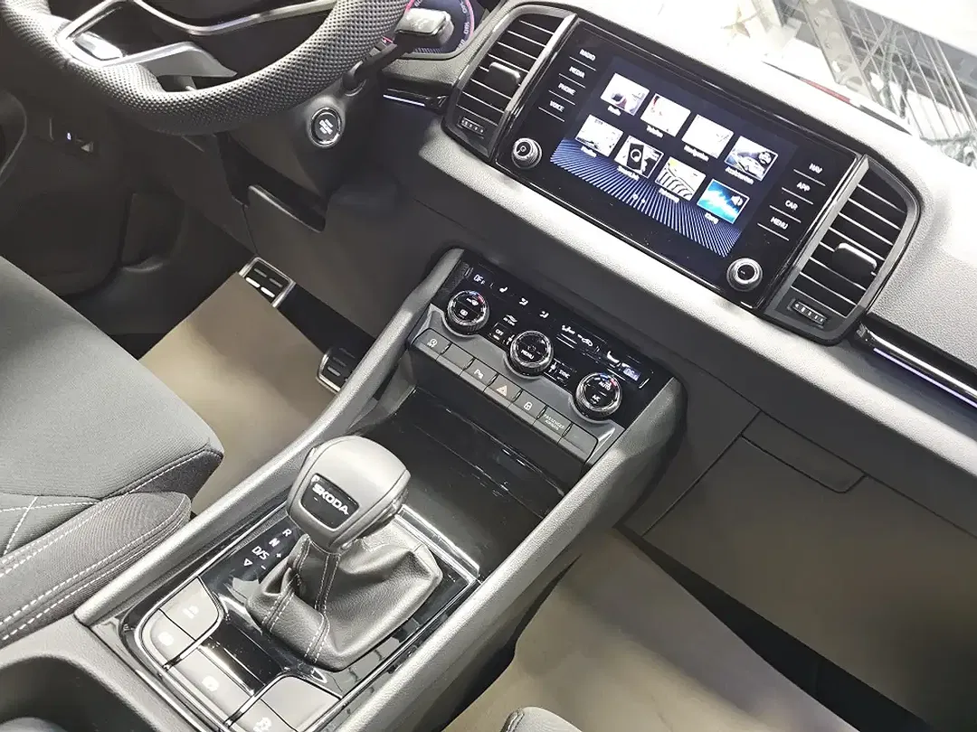 Skoda Karoq - Thumbnail 13