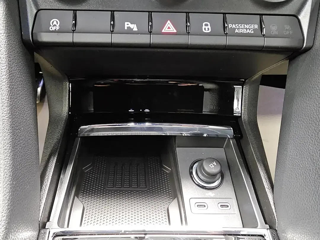 Skoda Karoq - Thumbnail 14