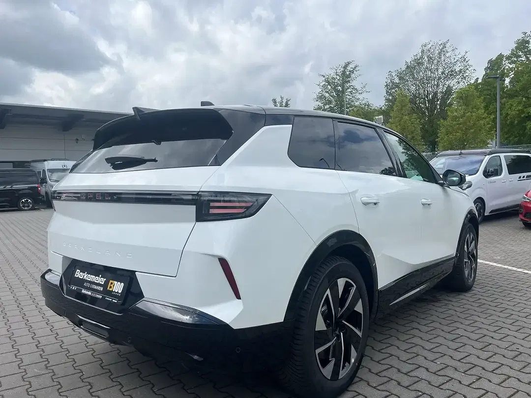 Opel Grandland - Thumbnail 3