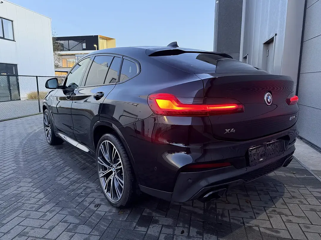 BMW X4 M - Thumbnail 2
