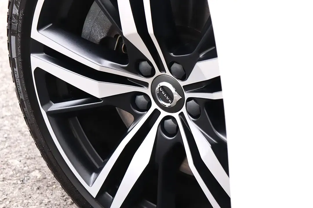 Volvo V60 - Thumbnail 2