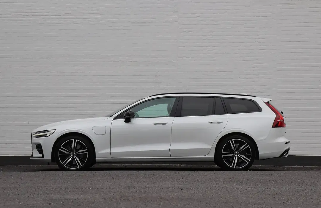 Volvo V60 - Thumbnail 3