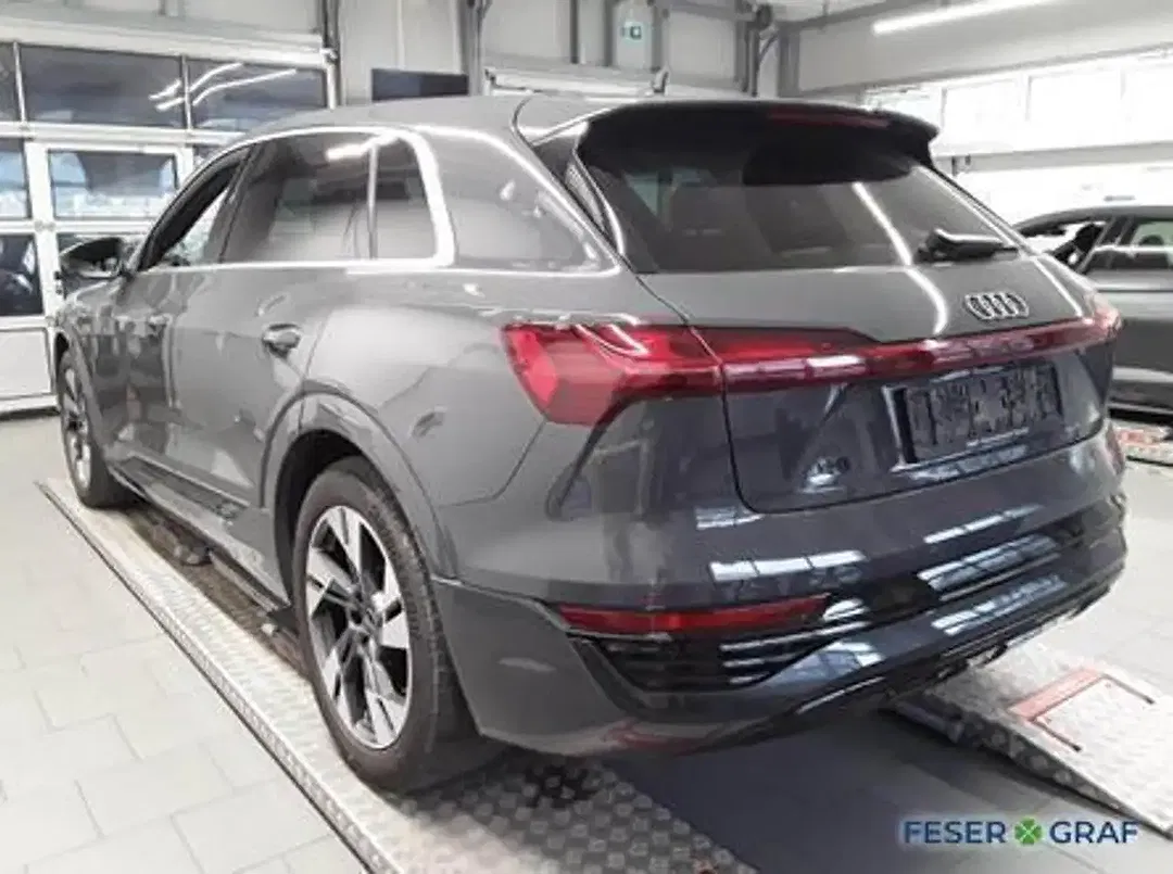 Audi Q8 e-tron - Thumbnail 2