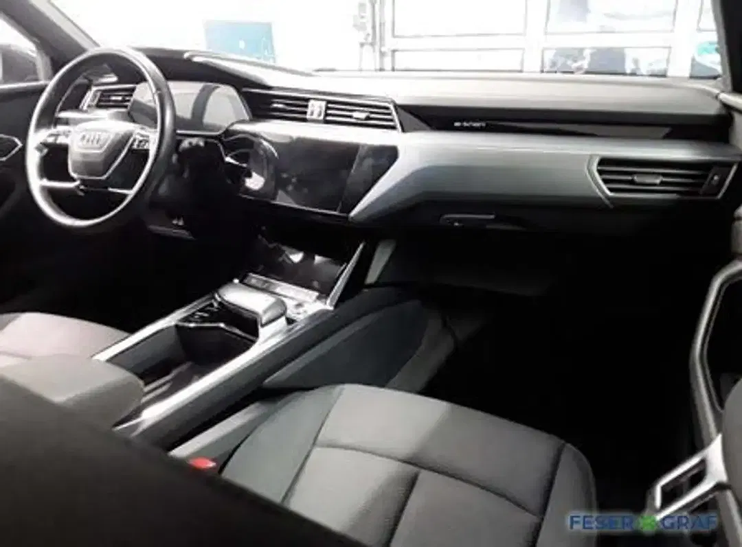 Audi Q8 e-tron - Thumbnail 4