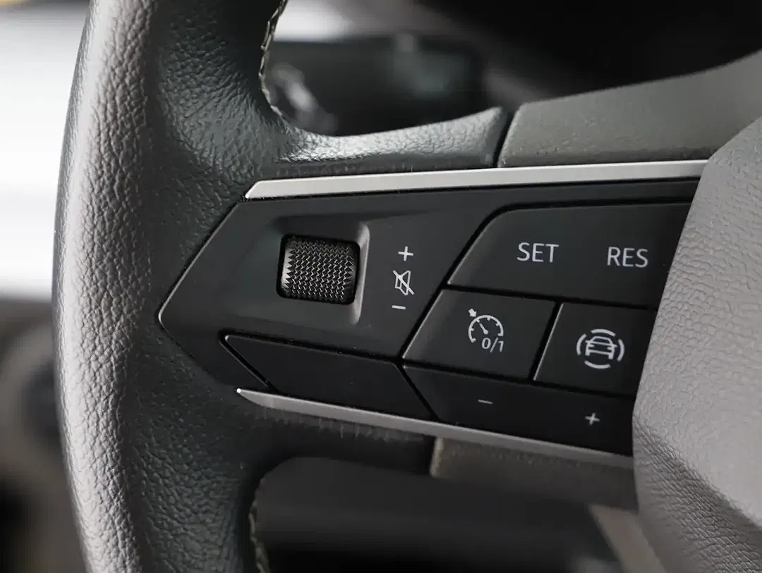 SEAT Arona - Thumbnail 12