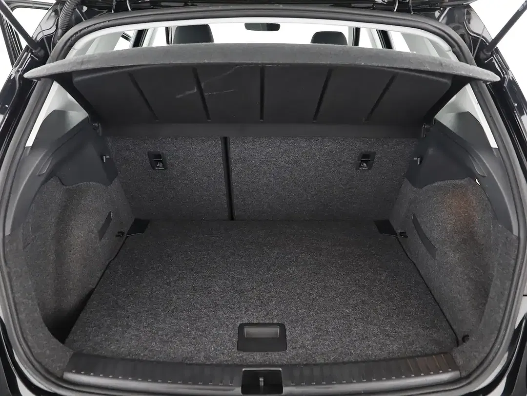 SEAT Arona - Thumbnail 3