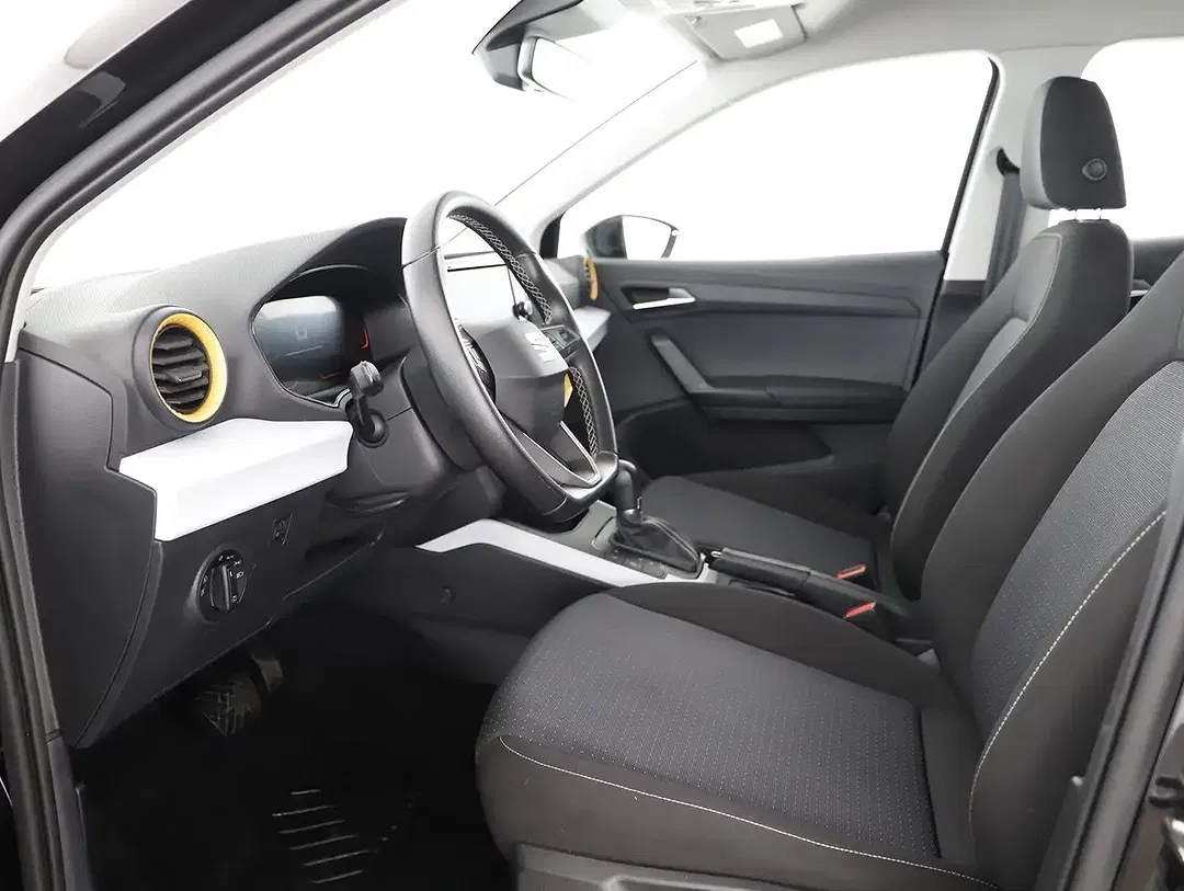 SEAT Arona - Thumbnail 4