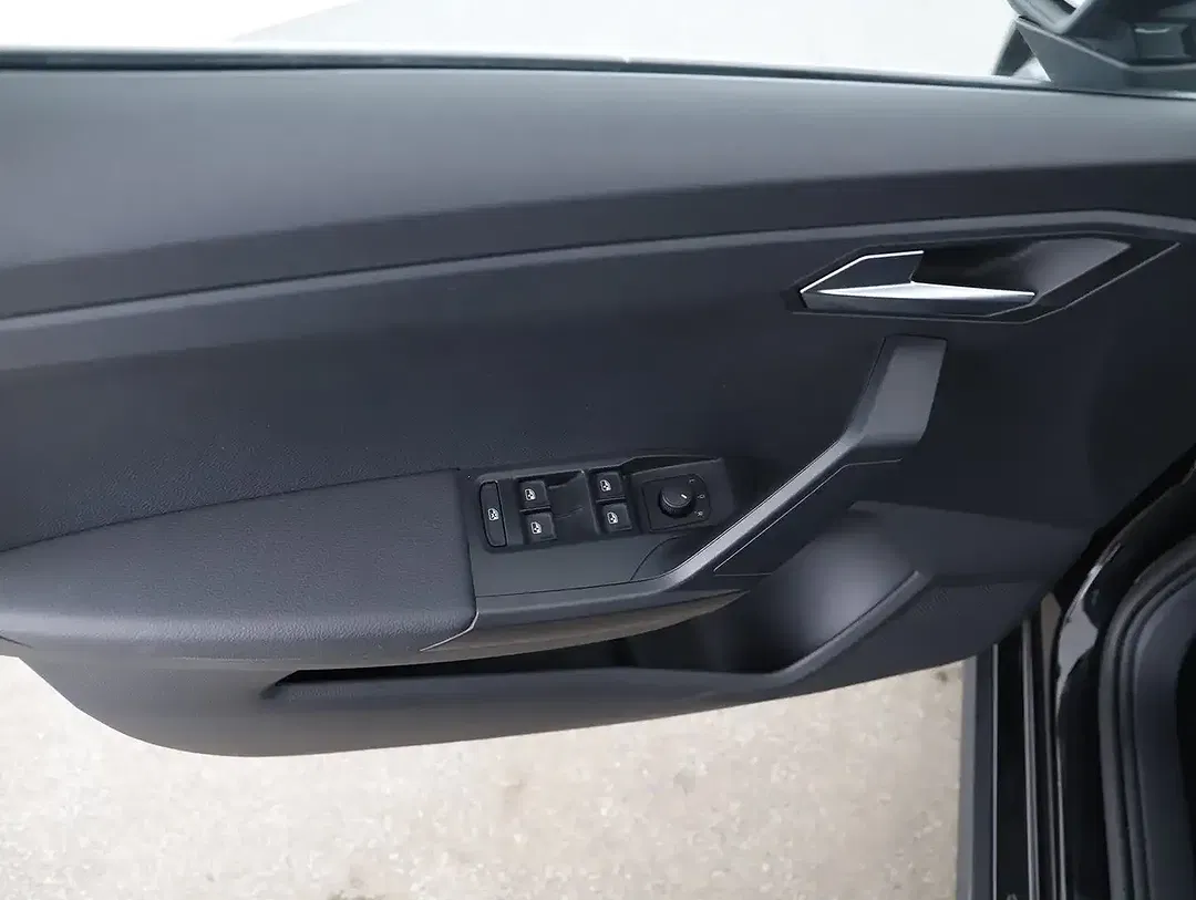 SEAT Arona - Thumbnail 7