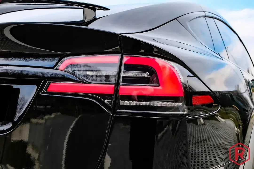 Tesla Model X - Thumbnail 15