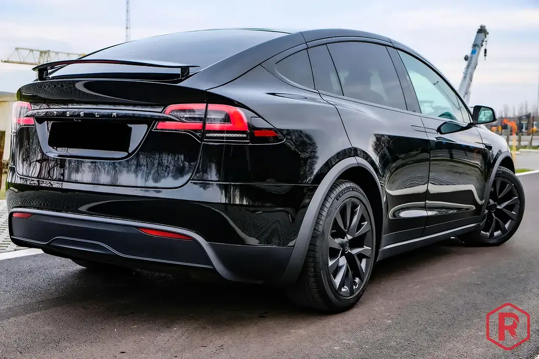 Tesla Model X - Thumbnail 5