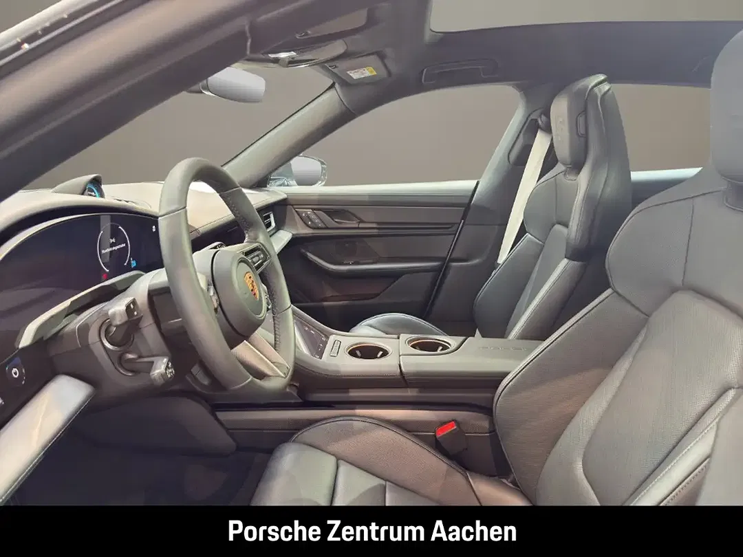 Porsche Taycan - Thumbnail 11