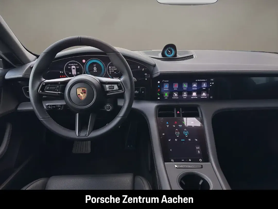Porsche Taycan - Thumbnail 13