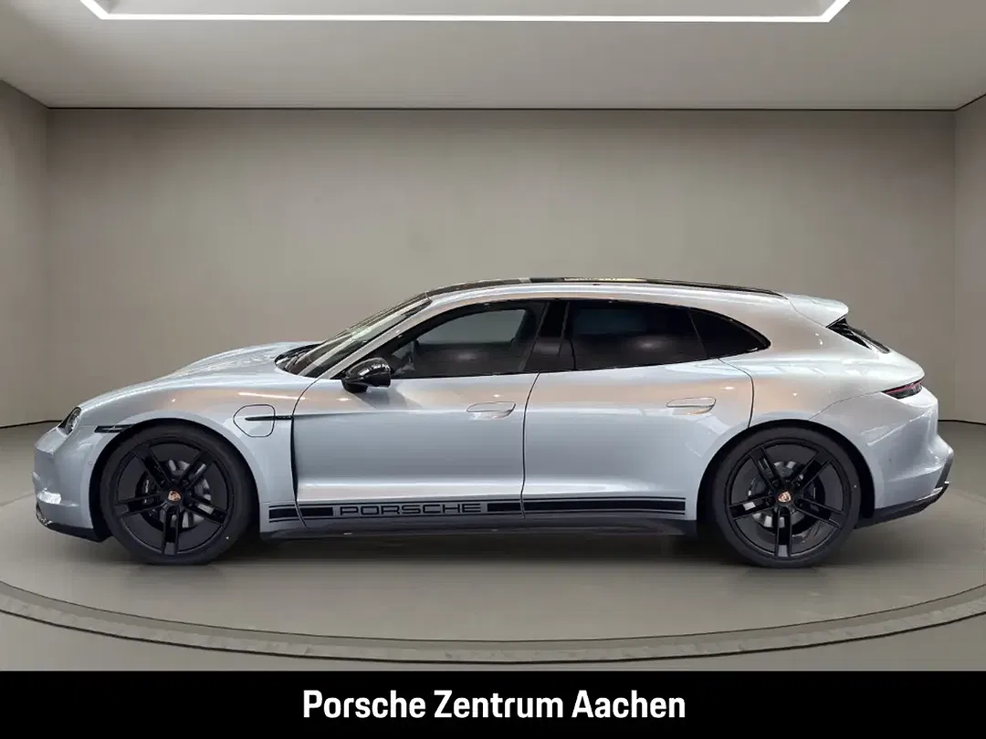 Porsche Taycan - Thumbnail 2