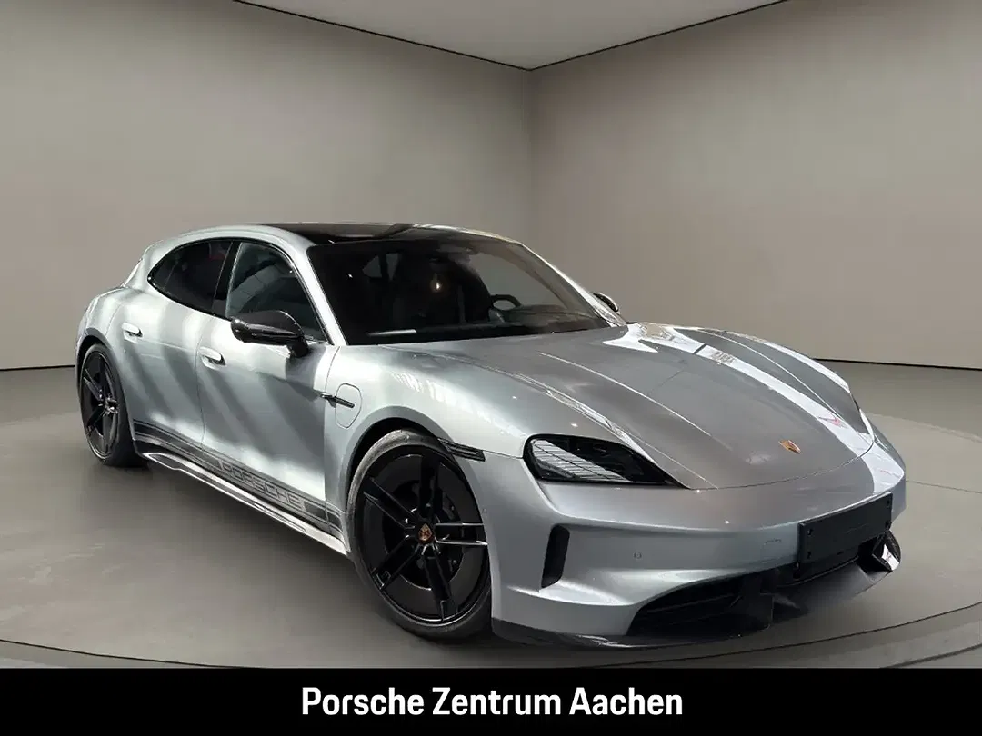 Porsche Taycan - Thumbnail 8