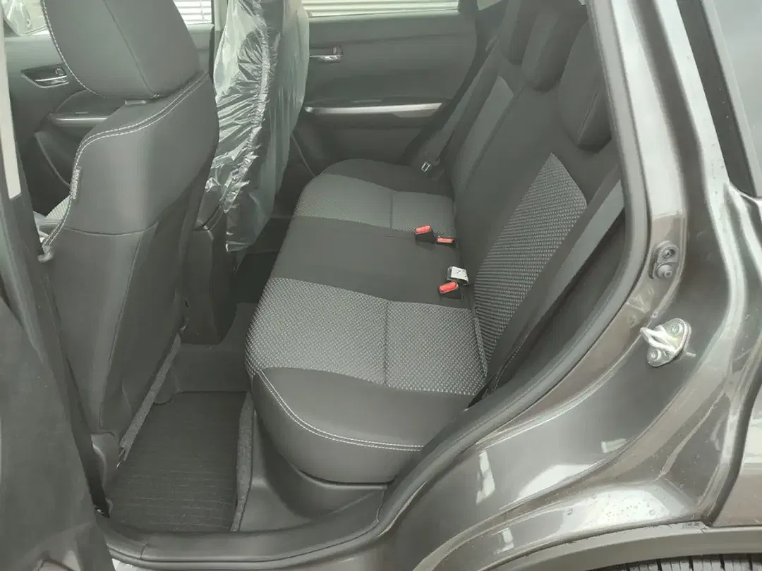 Suzuki Vitara - Thumbnail 11