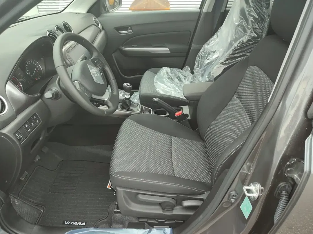 Suzuki Vitara - Thumbnail 8