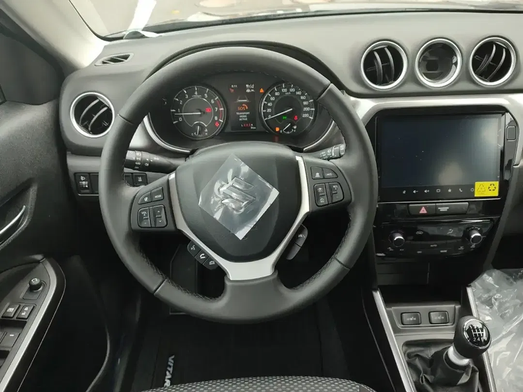 Suzuki Vitara - Thumbnail 9