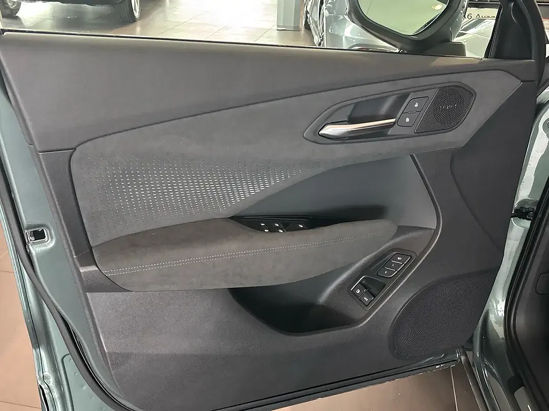 Audi Q3 - Thumbnail 12
