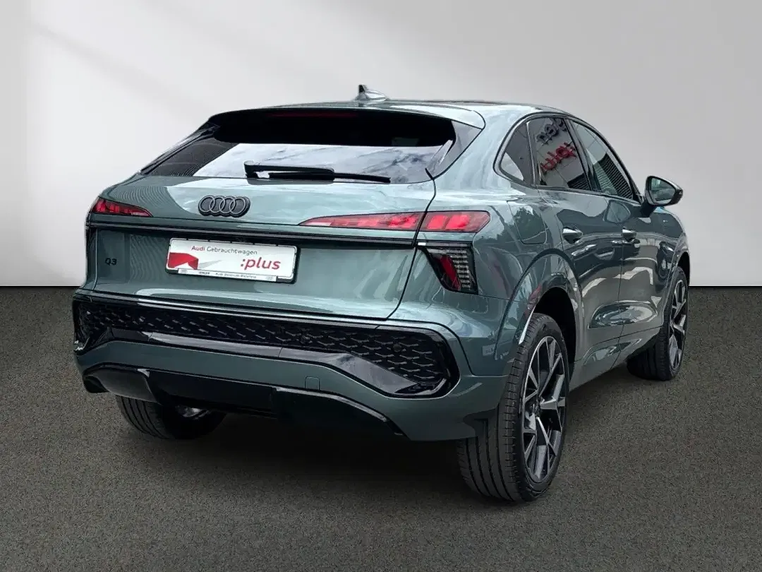 Audi Q3 - Thumbnail 3