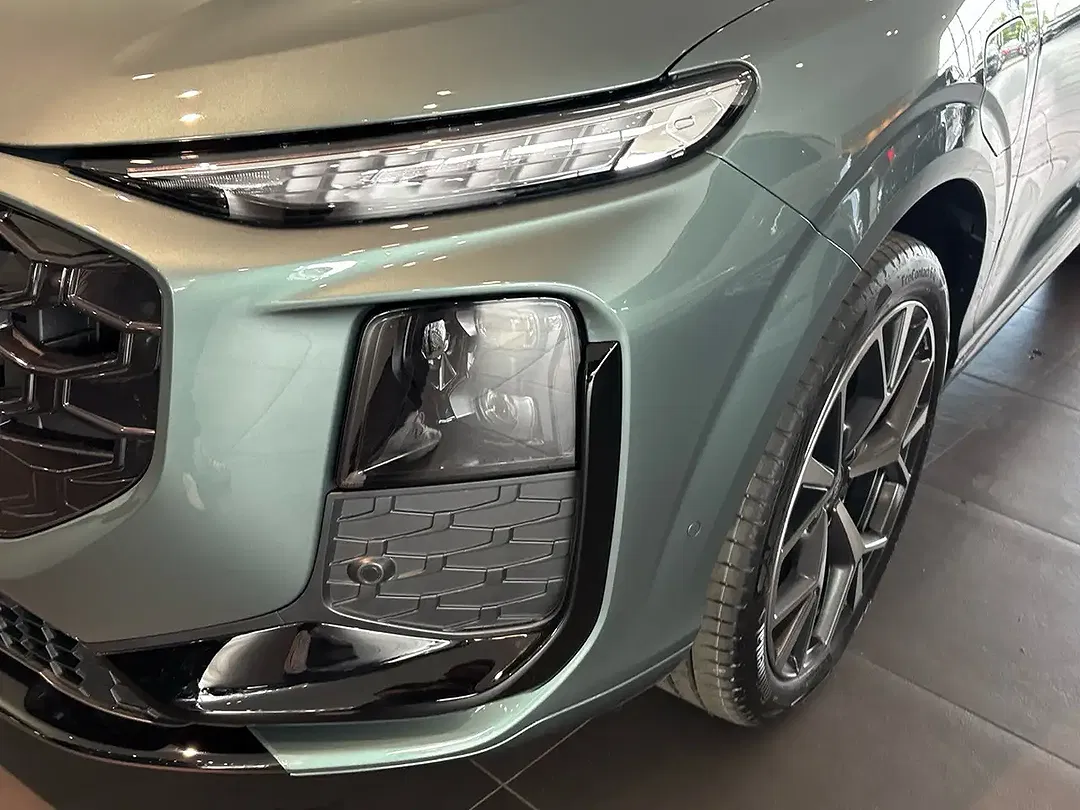 Audi Q3 - Thumbnail 6