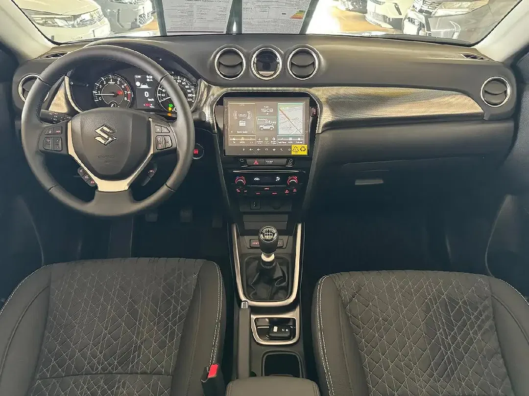Suzuki Vitara - Thumbnail 8