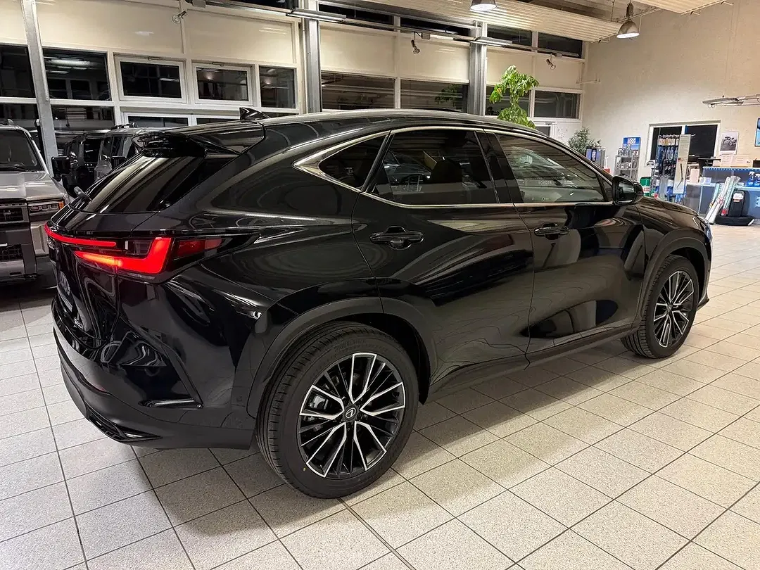 Lexus NX 350h - Thumbnail 13